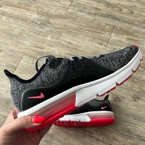 NEW Nike Air Max Sneakers